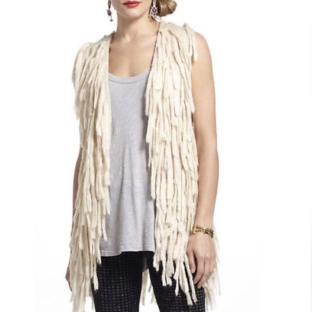 McGinn Cream Shag  Sweater Vest Size M